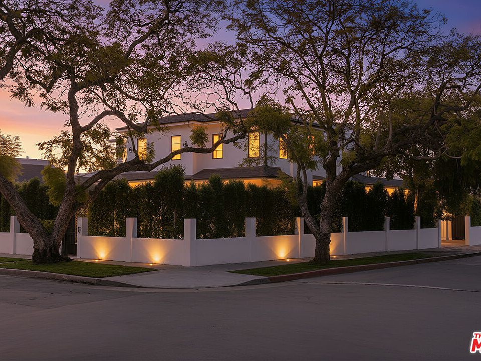 Outdoor fireplace and lounge area for evening entertaining.